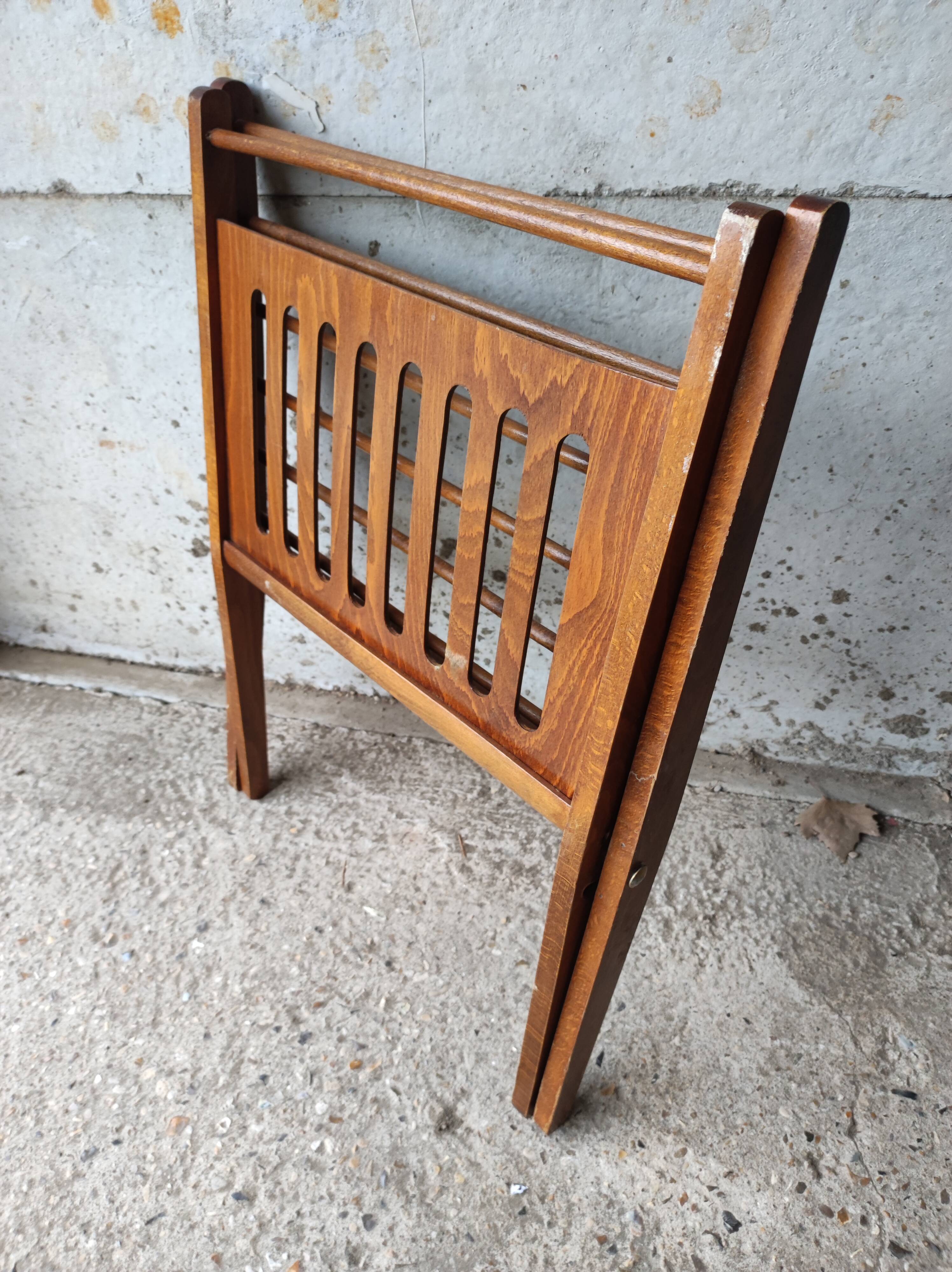 Foldable wooden magazine holder Braakman and Scandinavian vintage Pastoe