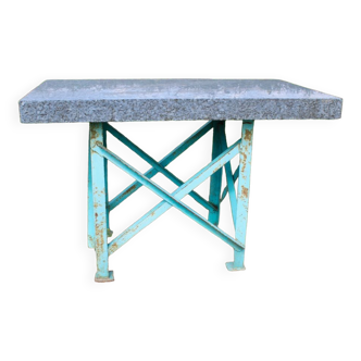 Metrology table above granite