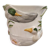Cache-pot rare en faïence barbotine canards