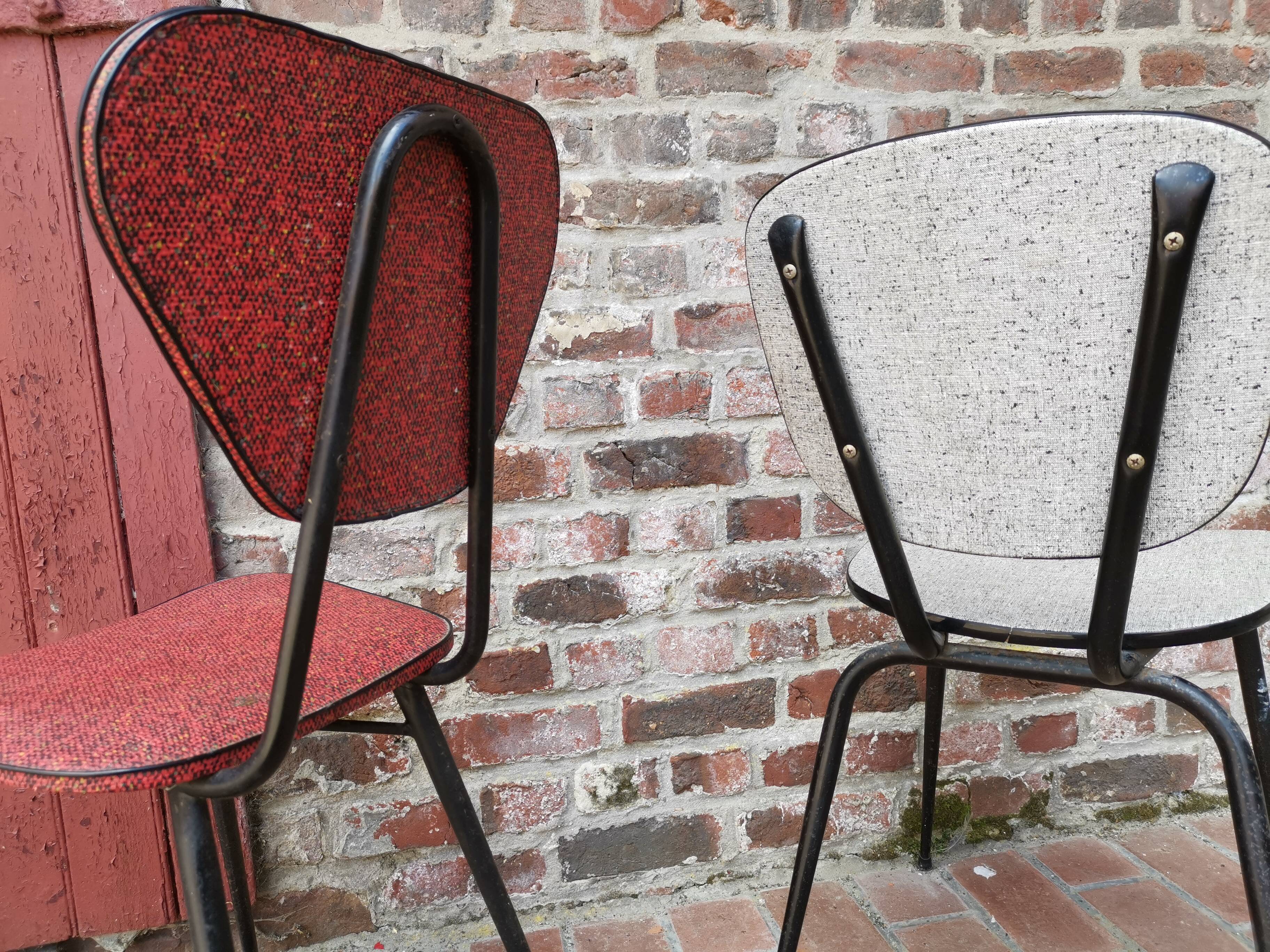 Pair of metal chairs vinyl red and white speckled black, Cimca brand