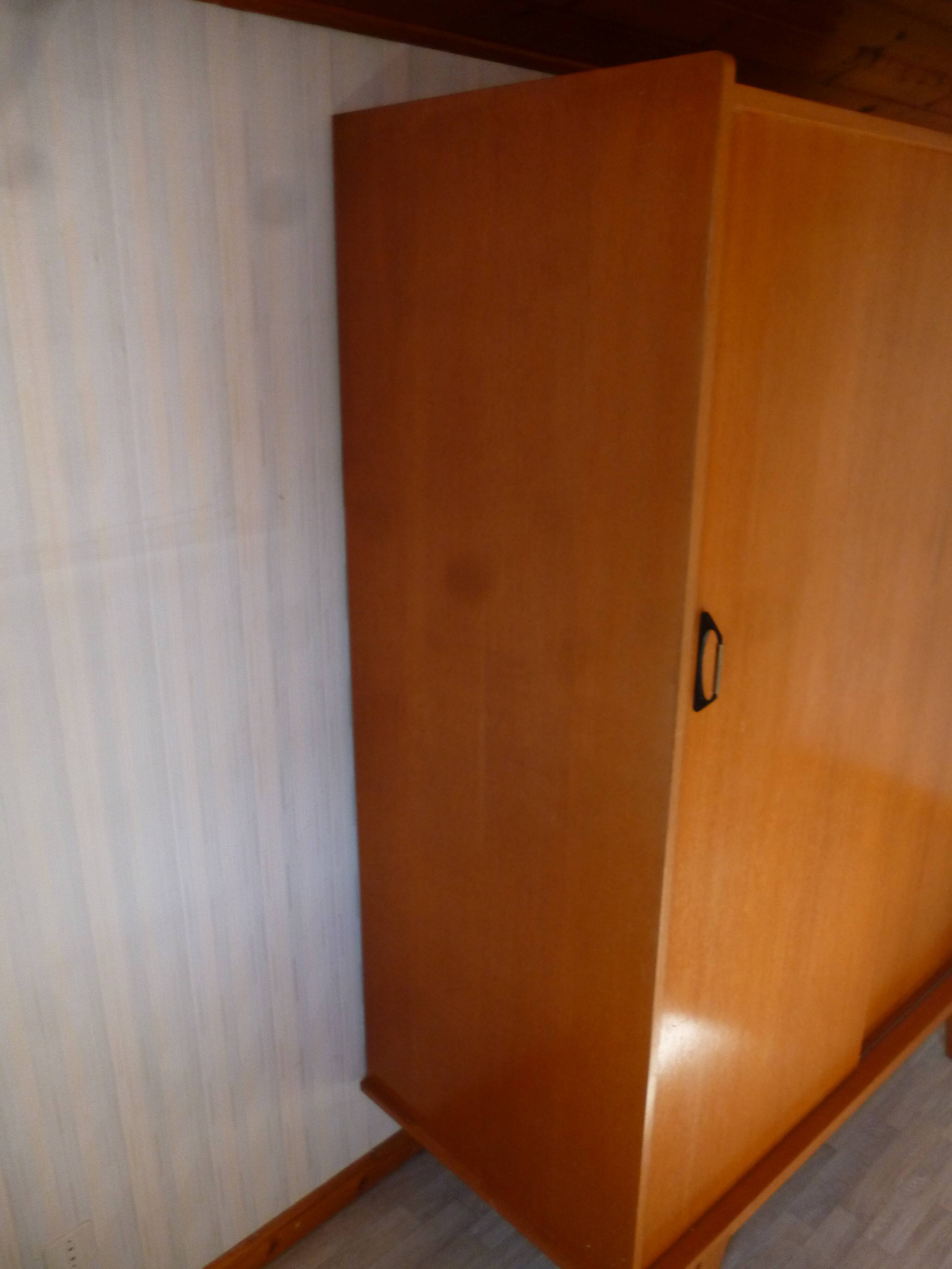 Wardrobe sliding doors year 70