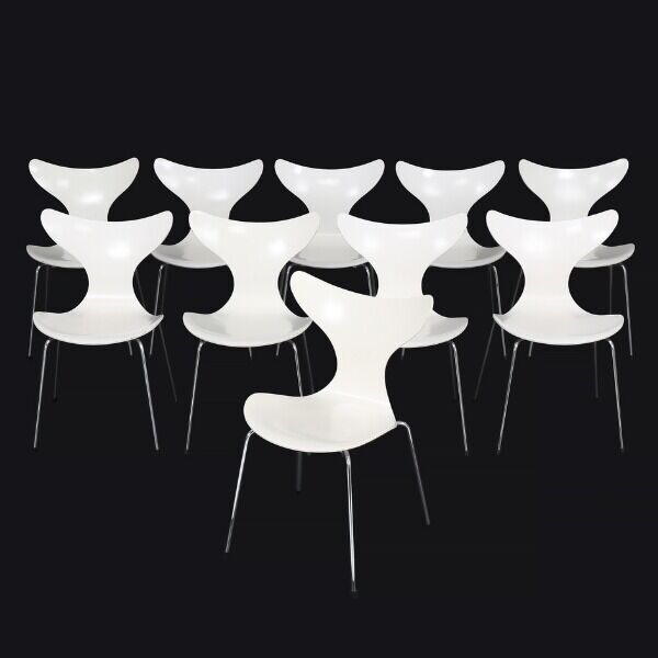 Arne Jacobsen set of 10 chairs "the Lily" model 3108
