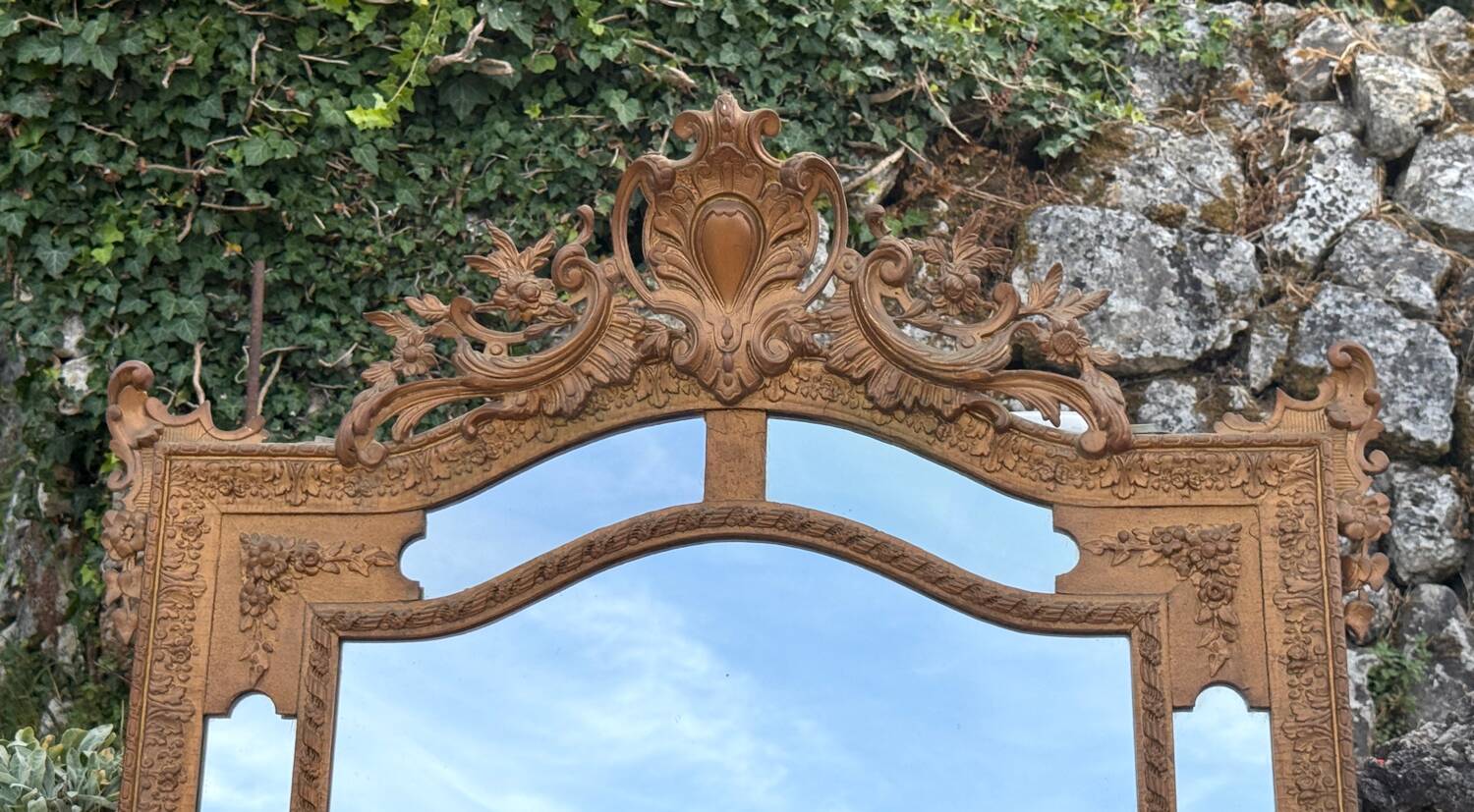 Mirror in gilded wood and stucco, with glazing beads, Napoleon III period.