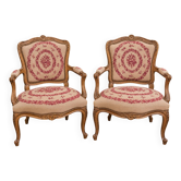 Paire de fauteuils dorés de style Louis XV – Tapisserie au petit point