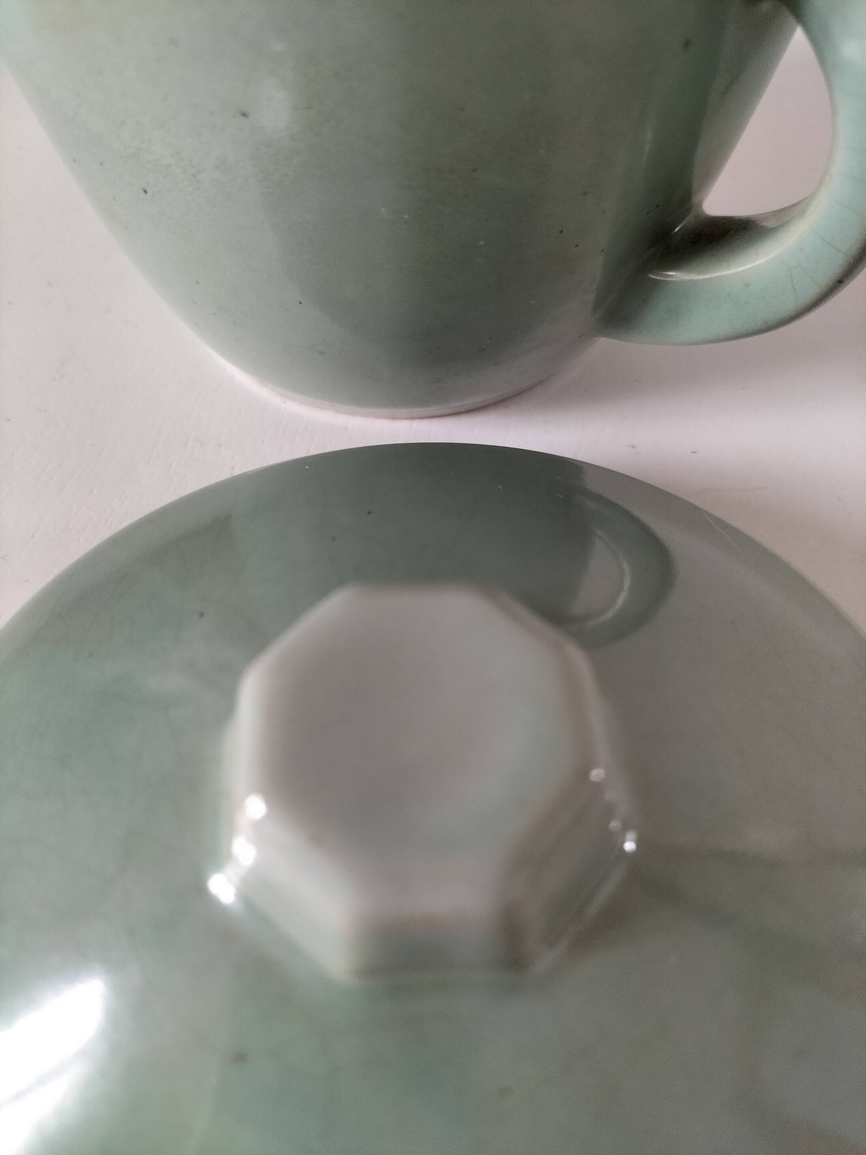Covered sugar bowl in celadon ceramic – modernist lines