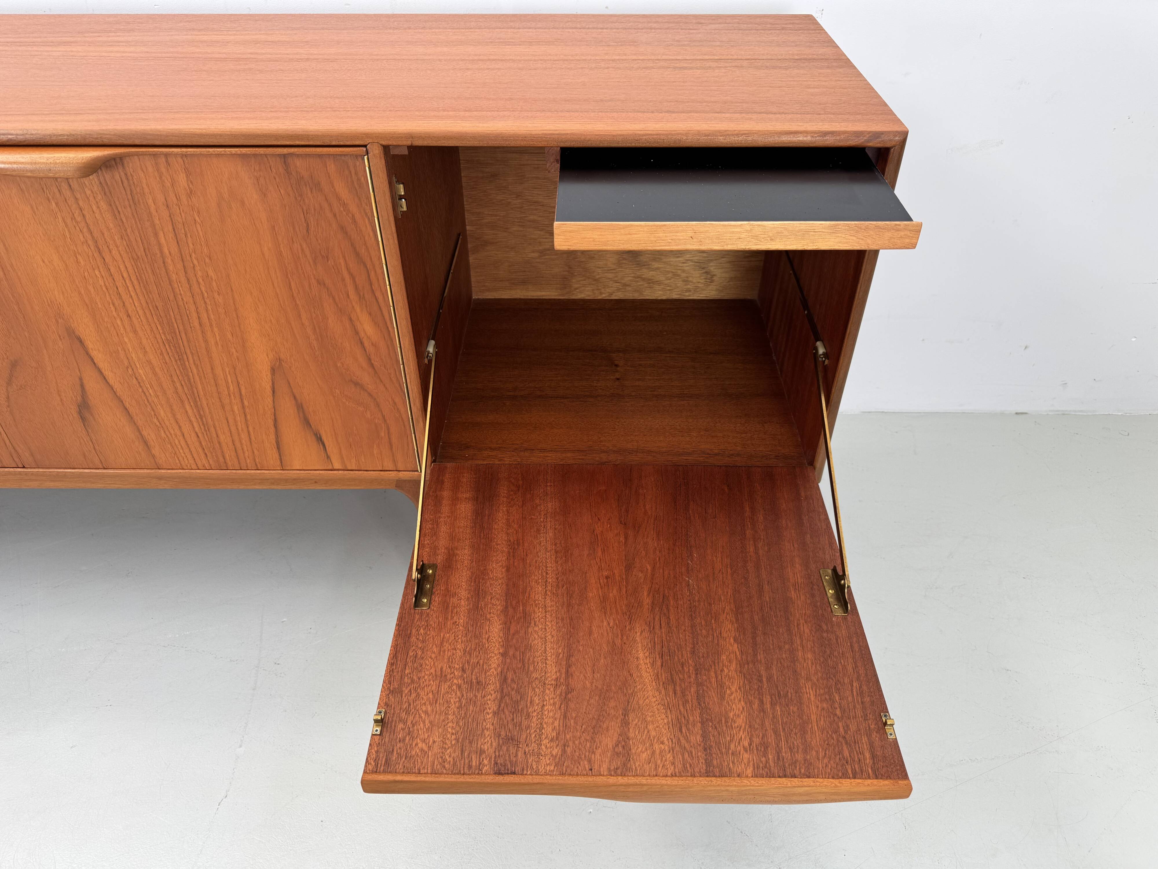 Beautiful McIntosh sideboard designed by T. Robertson in the 1960s.