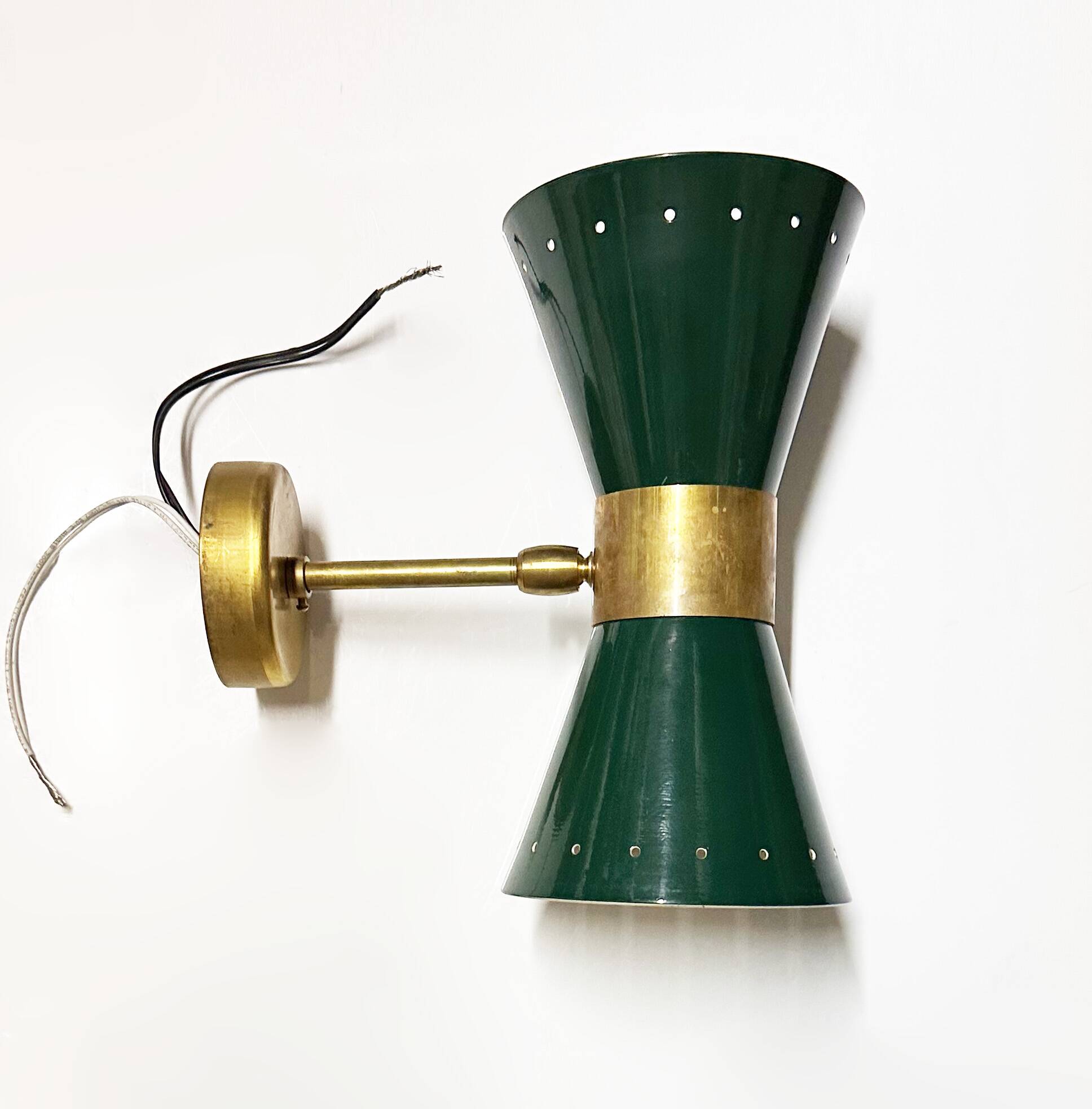 Pair of Italian diabolo wall lights, design 1950.