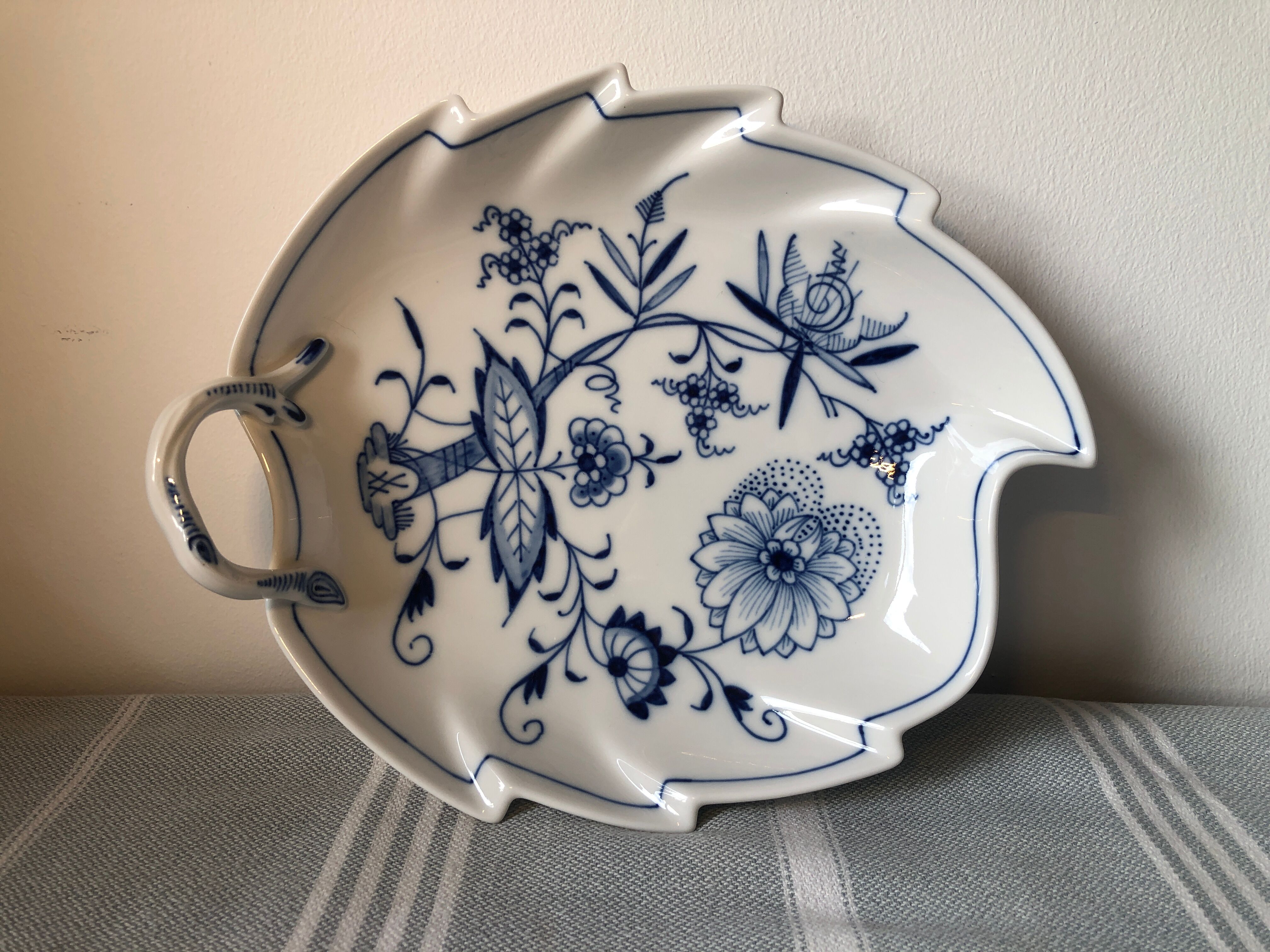 Collectible porcelain - messein - saucer