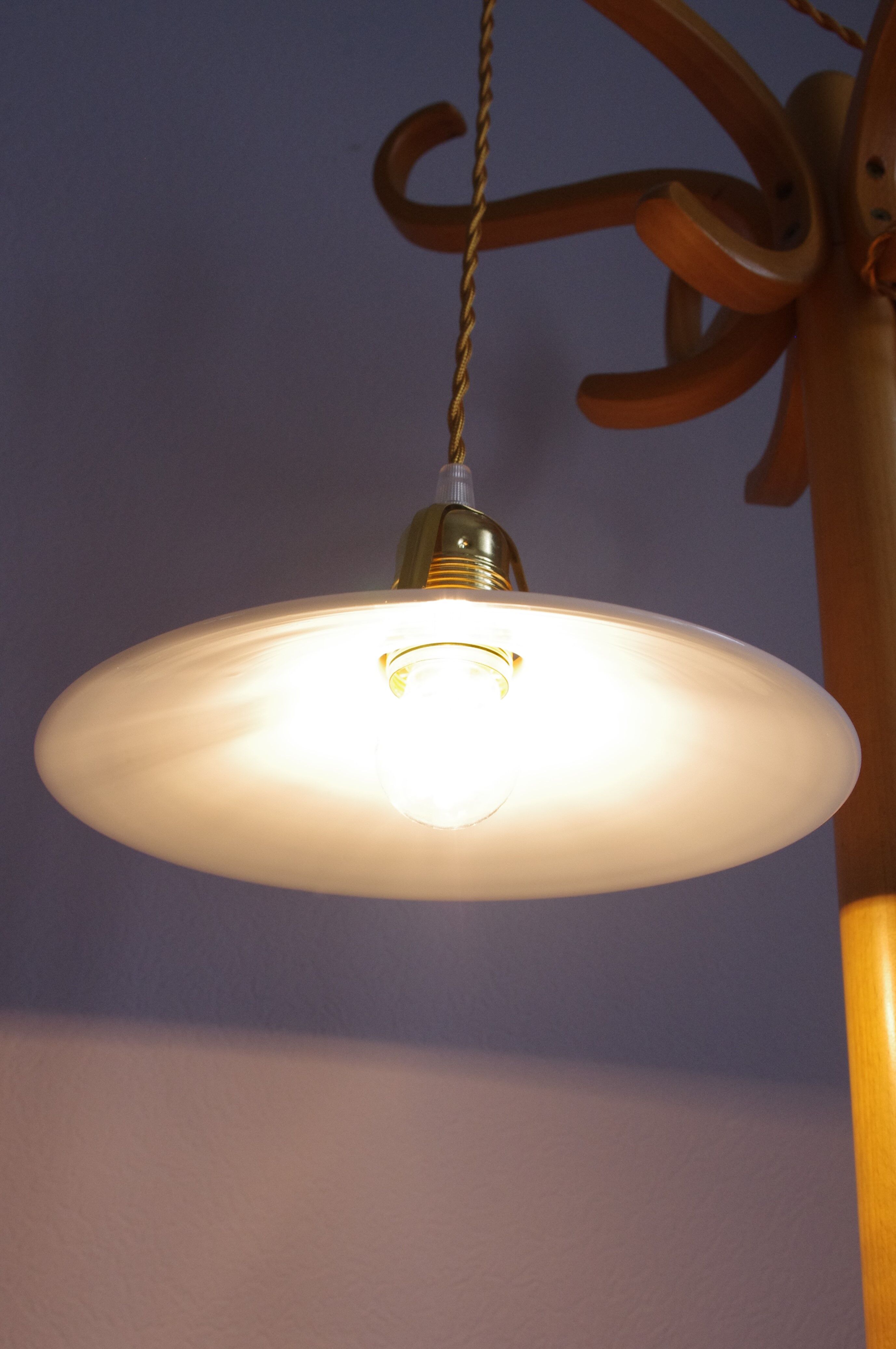 Flat opaline hanging lamp