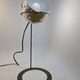 Eyeball lamp on base