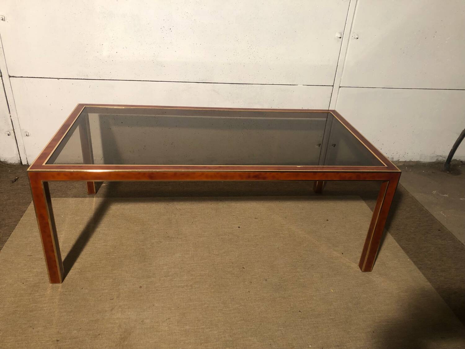 Magnifying glass effect metal coffee table