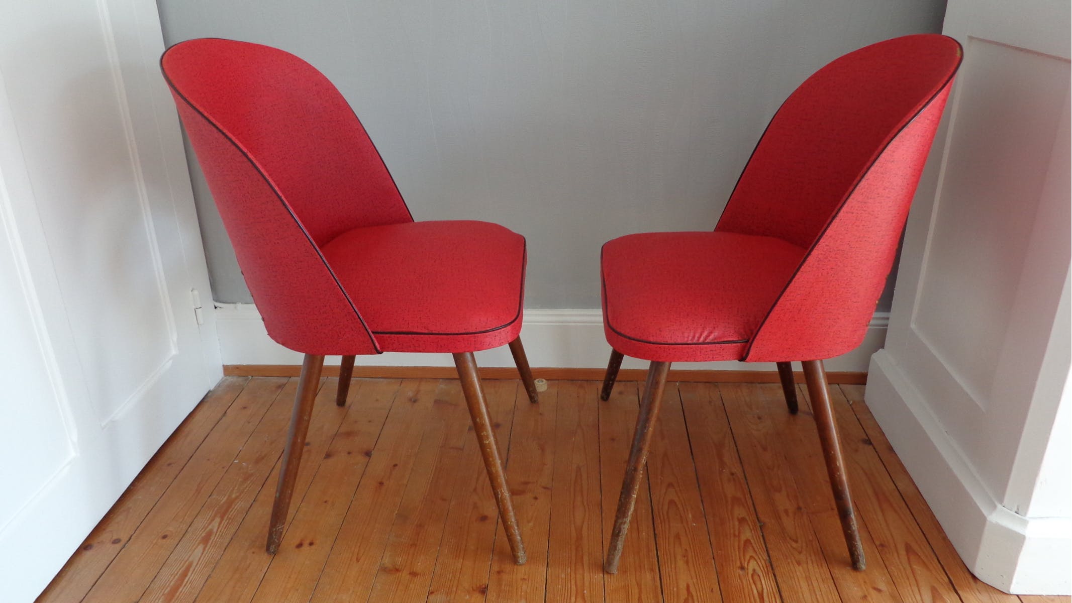 Paire de chaises vintage rouge