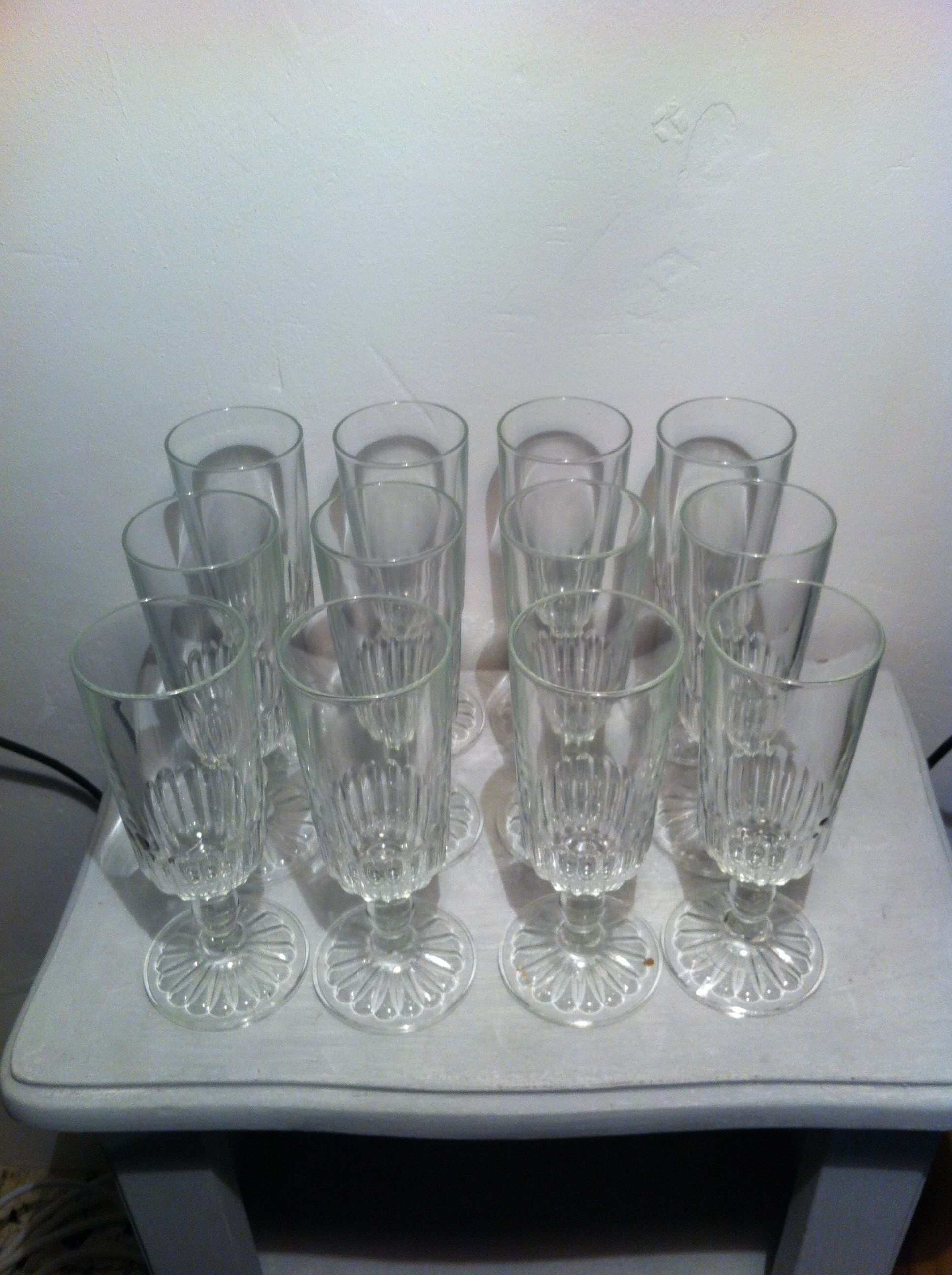 Set of 12 champagne flutes