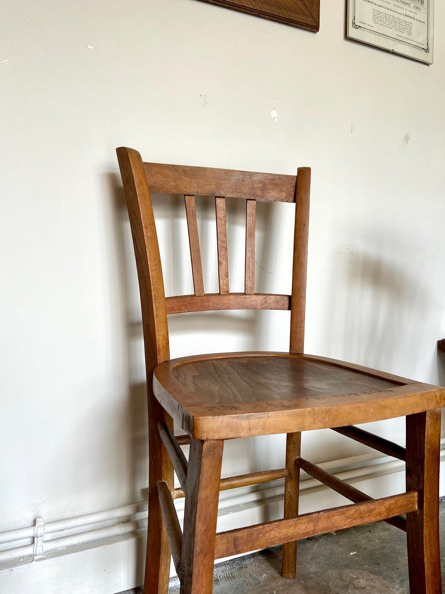 2 chaises bistrot en bois clair
