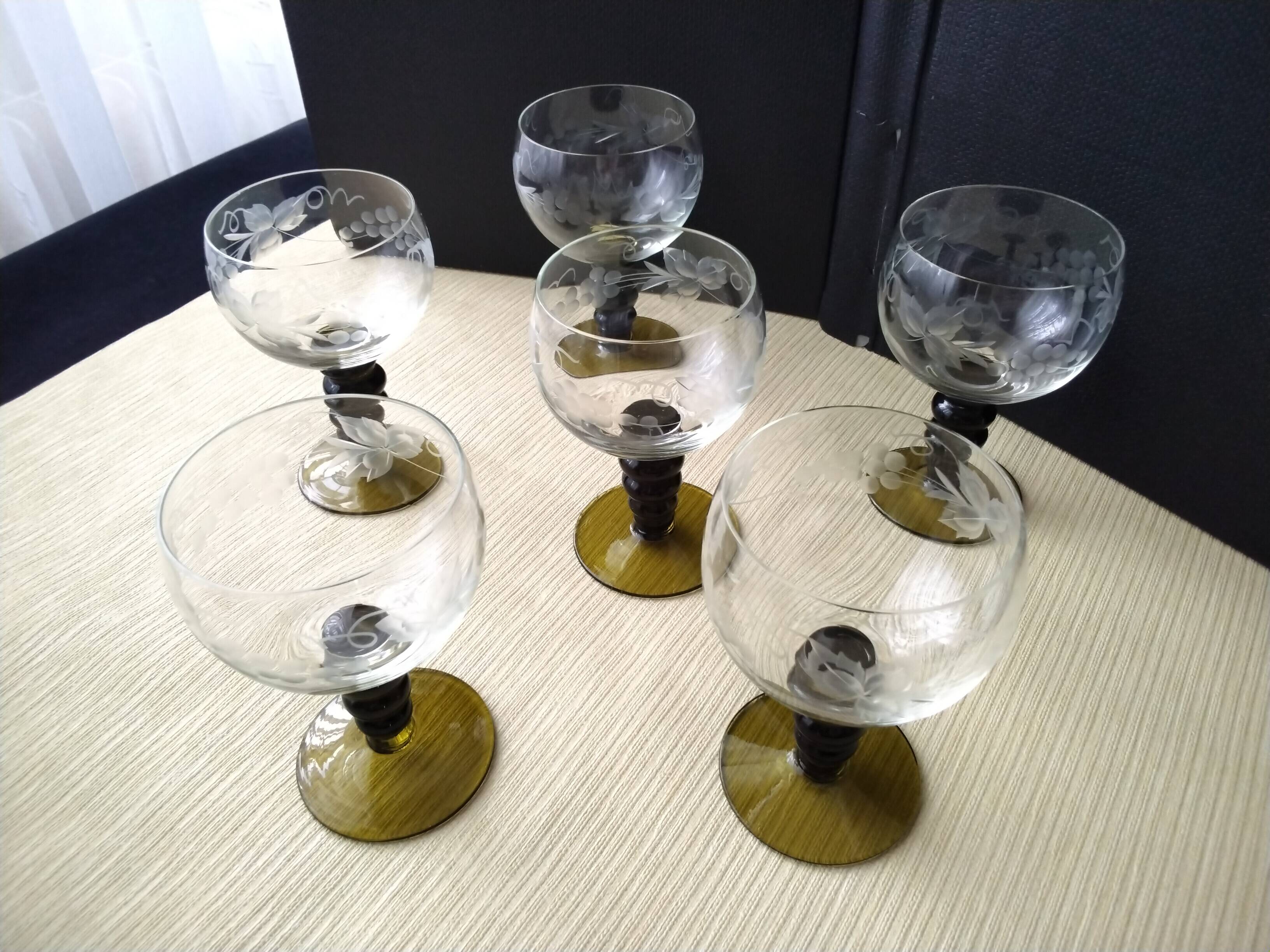 6 Alsace white wine glasses with engraved grape cluster decoration