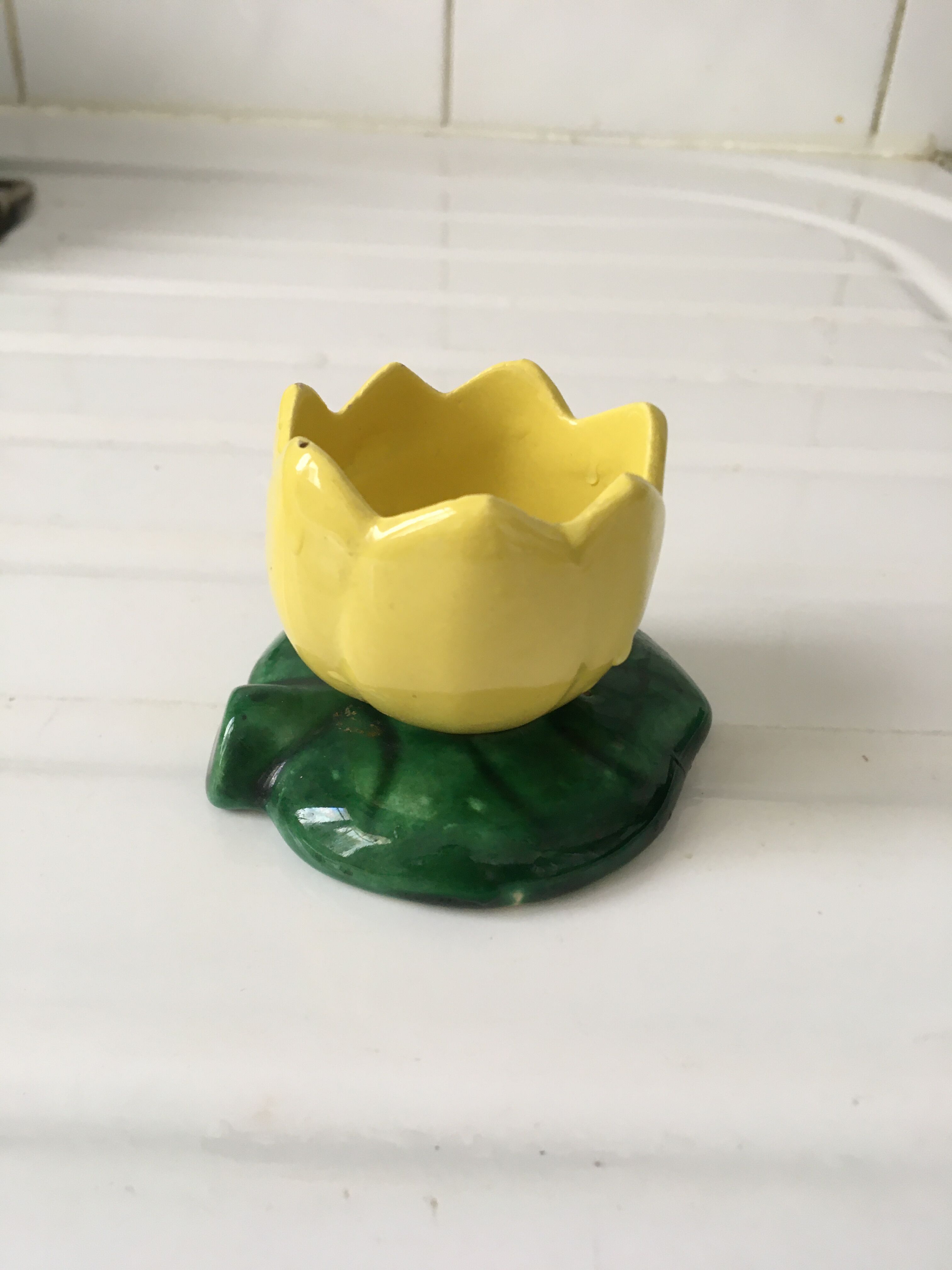 Ceramic water lily flower popple