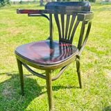 16 Chaises Bistro avec des pieds metal