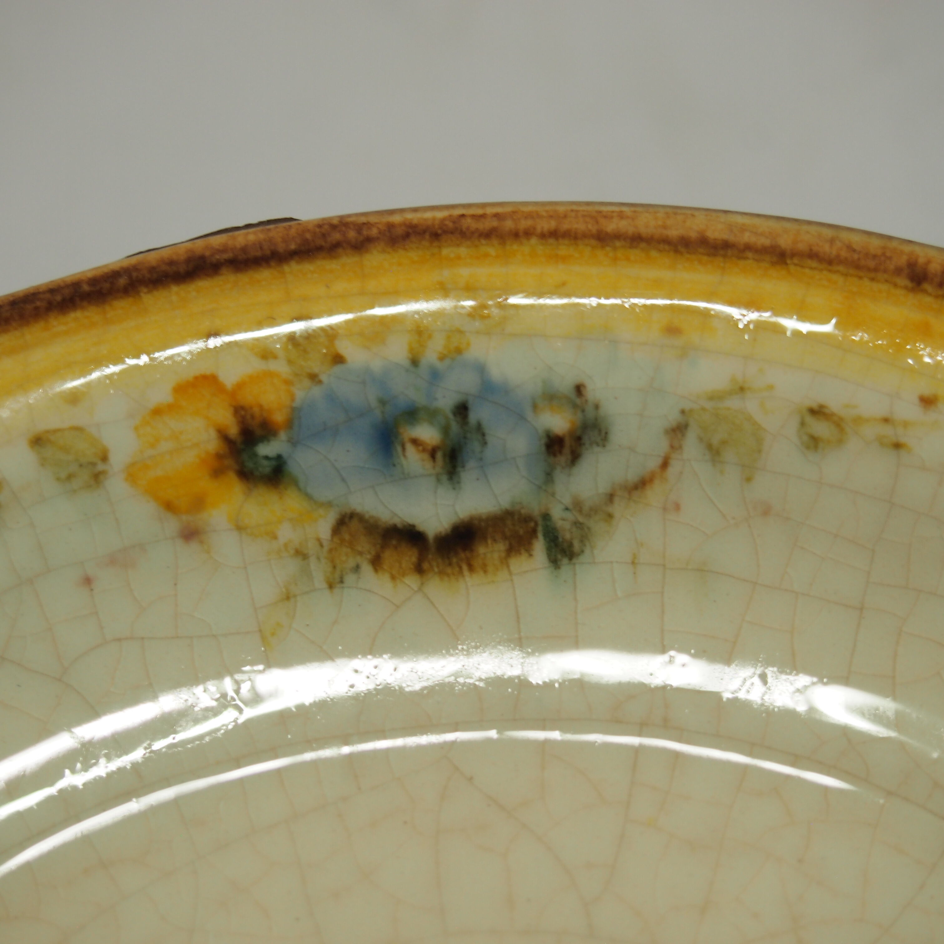 Pair of ceramic plates signed Antonio Peyro