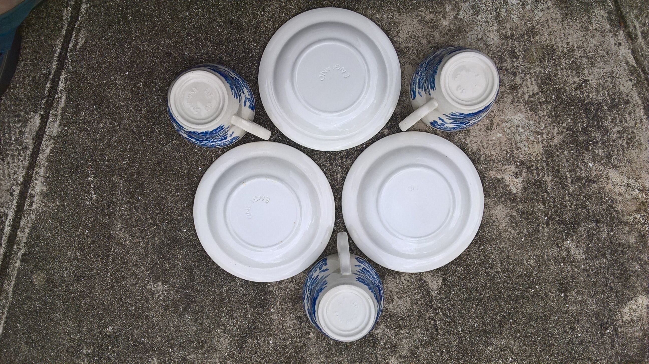 English Ironstone Tableware Ltd (EIT) "Kingswood" blue-white cups and saucers