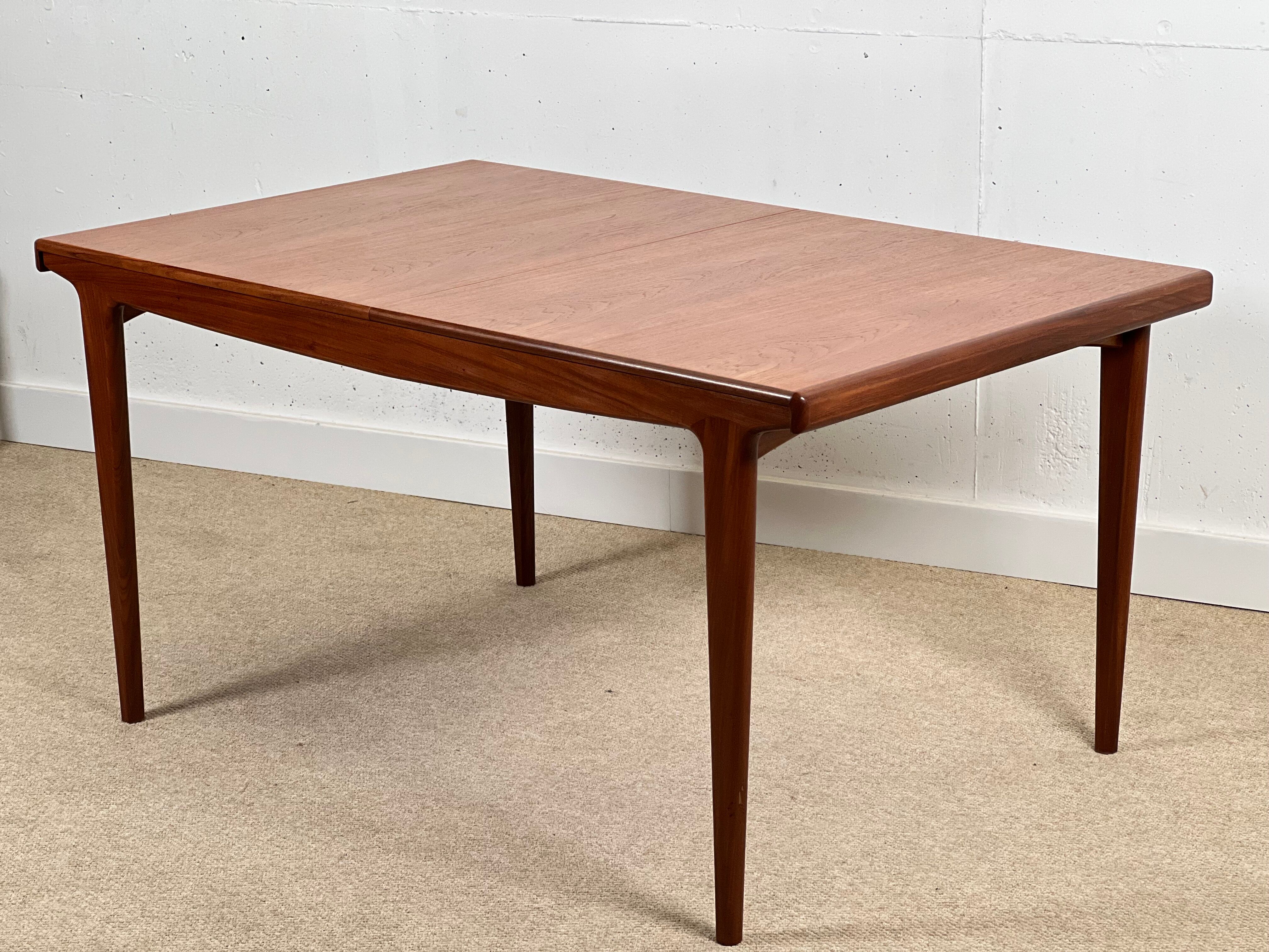 Table à manger de John Herbert en teck, collection Fonseca