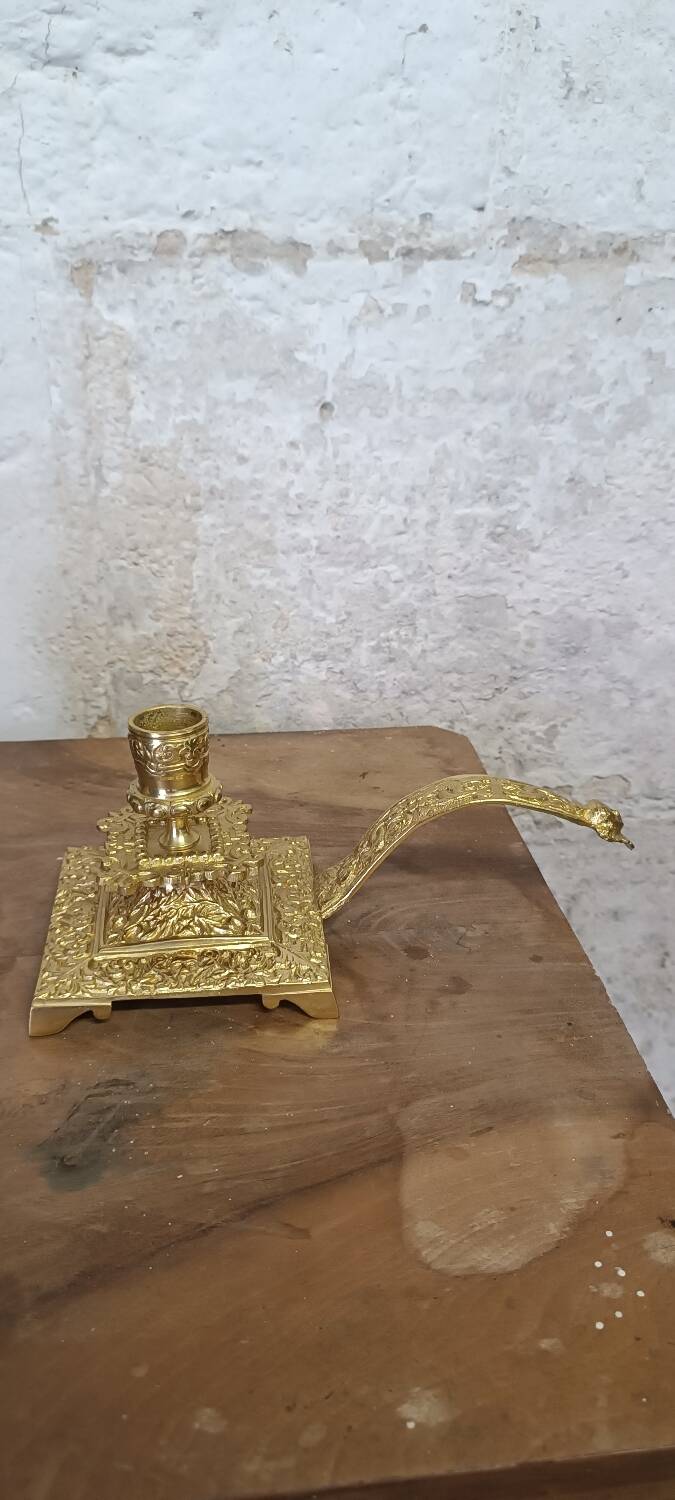 Ancien bougeoir a main, rat de cave, en laiton ciselé ... - eBay