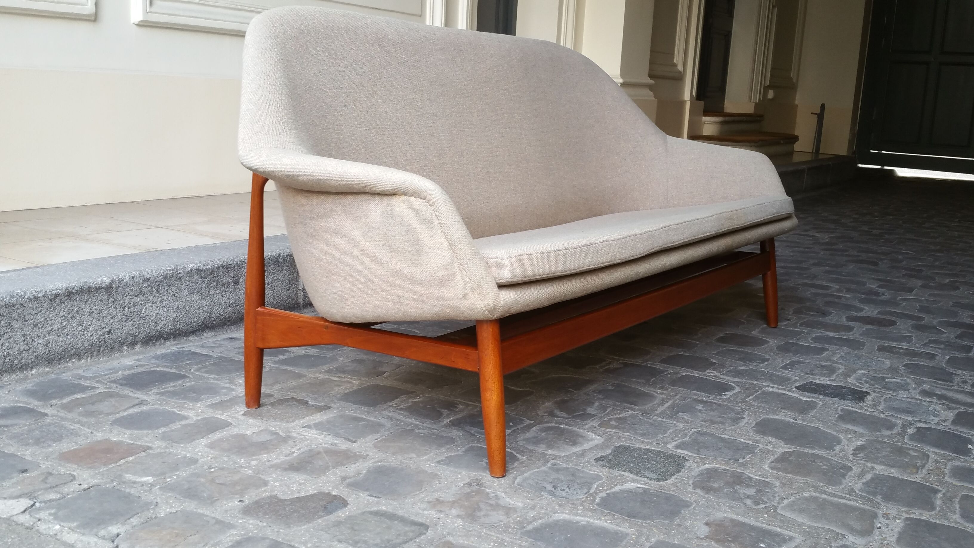 Sofa organic Danish Ib Kofod - Larsen for Carlo Gahrn of 1957