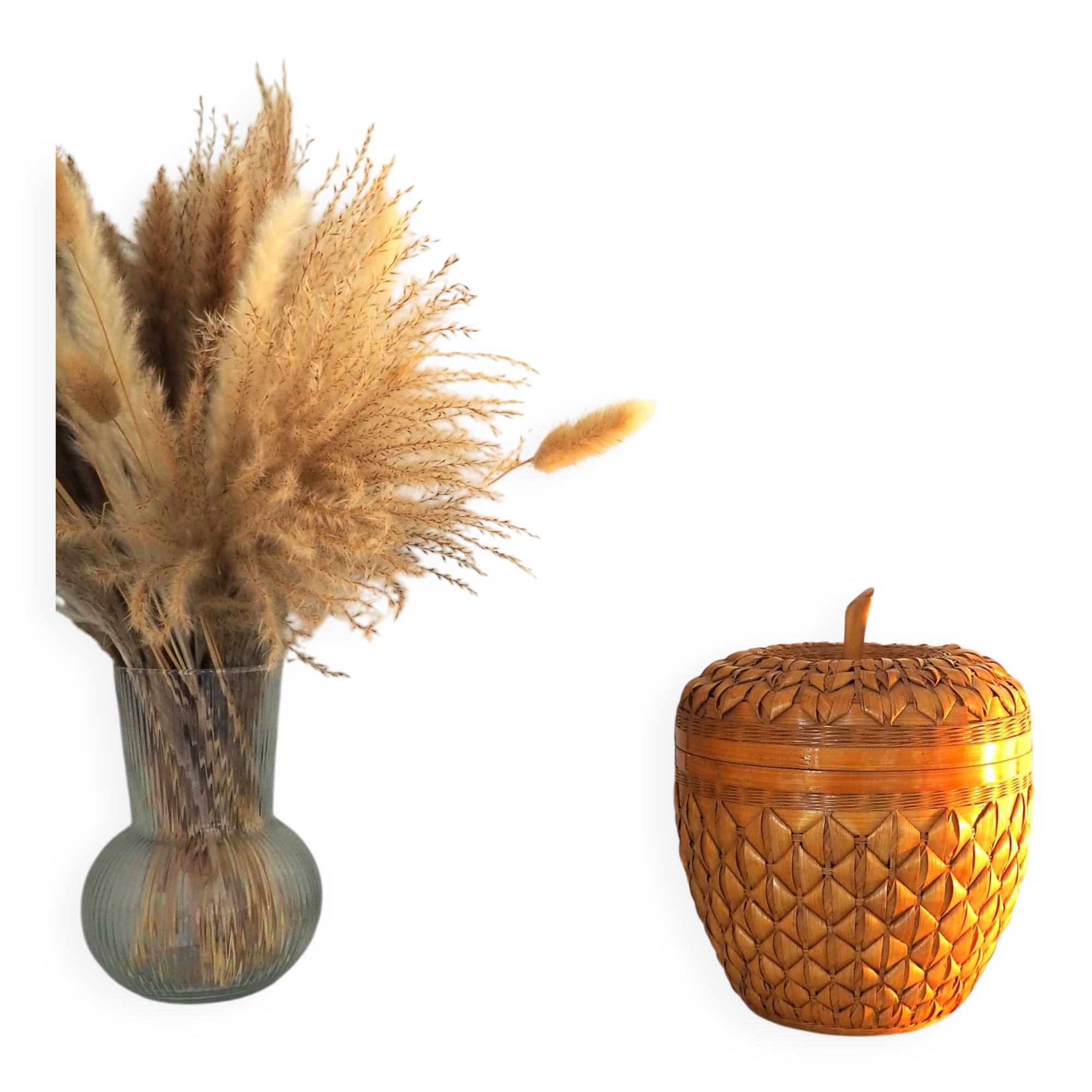 Decorative woven wicker box – Poetic craftsmanship & natural charm