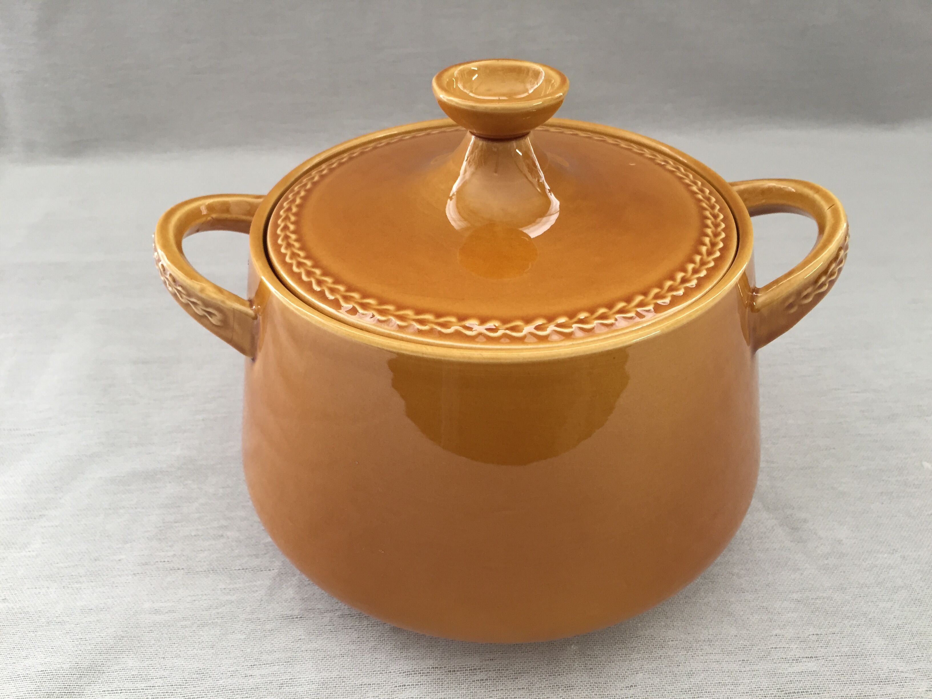 Former pot pot earthenware of the capuchins salins-les-bains abbey jura