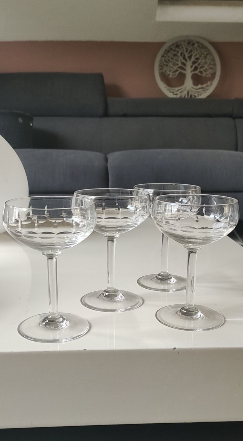 Lot of 6 x Champagne Coupes/Verreries Doyen. Art Deco. In half crystal.