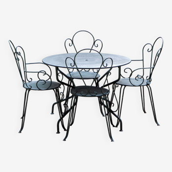 Old wrought iron garden furniture, 2 armchairs, 2 chairs and the table