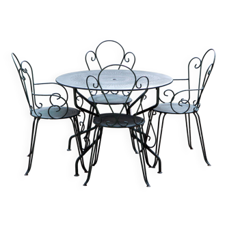 Old wrought iron garden furniture, 2 armchairs, 2 chairs and the table