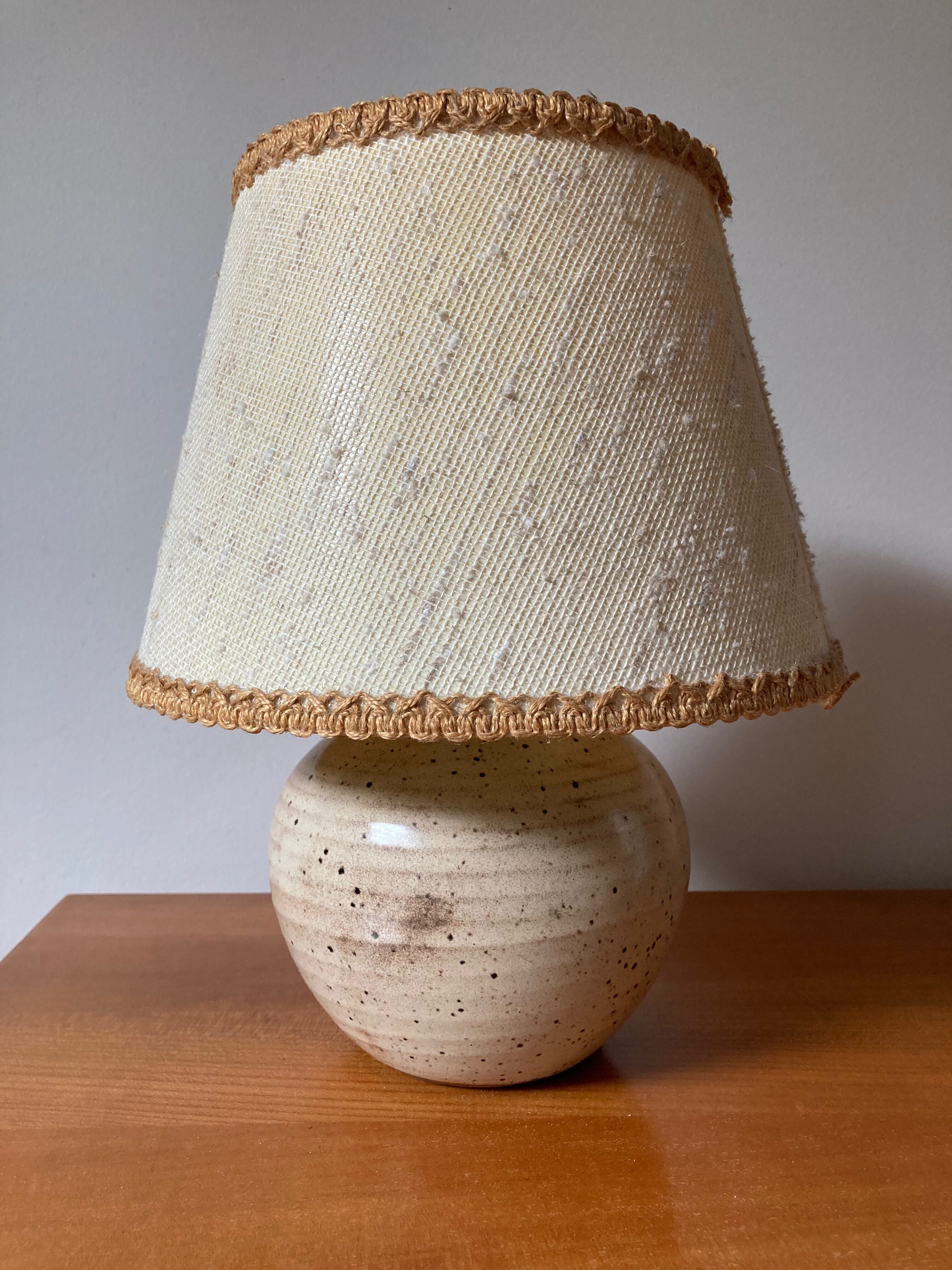 Ceramic lamp with lampshade the Grottes Dieulefit