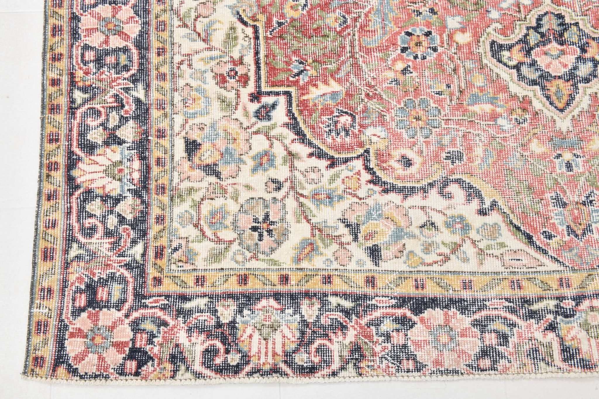Tapis oriental persan rouge et bleu marine, 207 x 315 cm