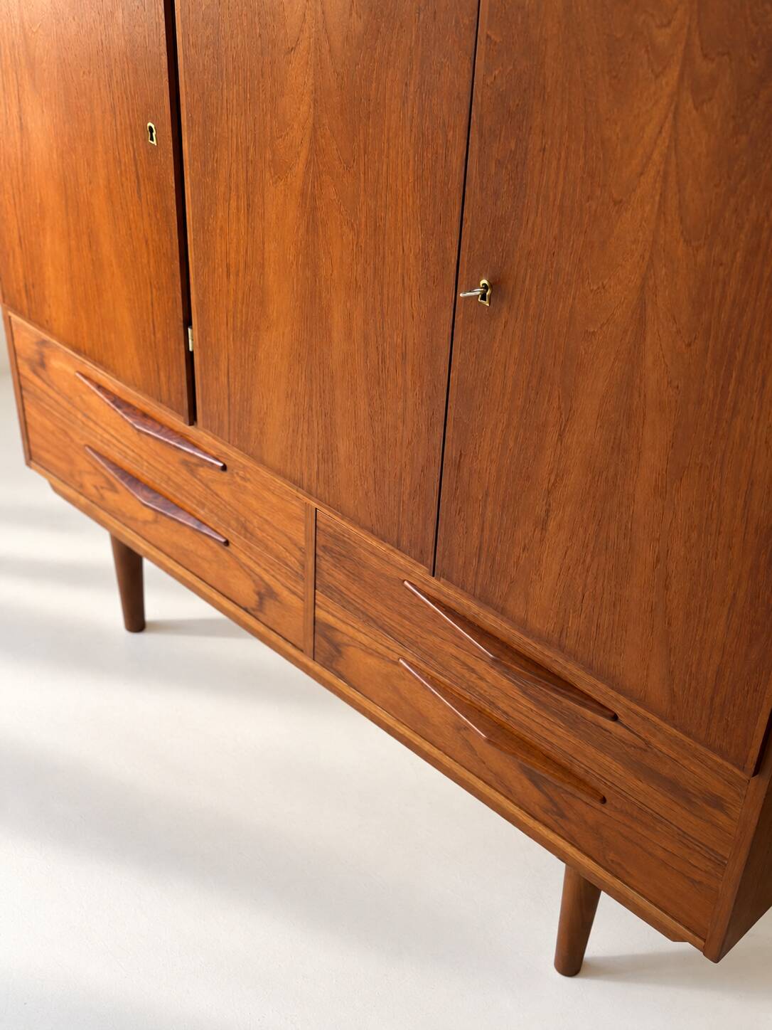 Cabinet en teck danois vintage