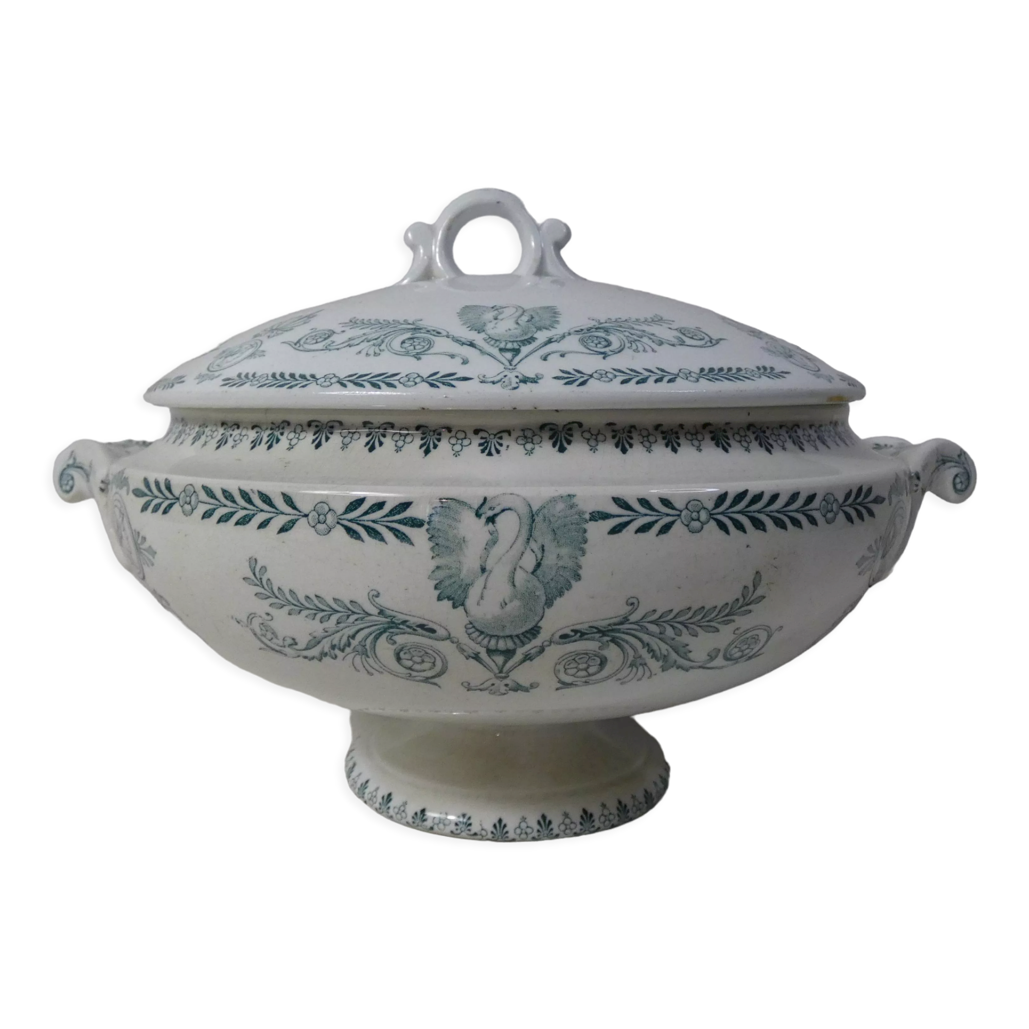 iron earth tureen compiegne