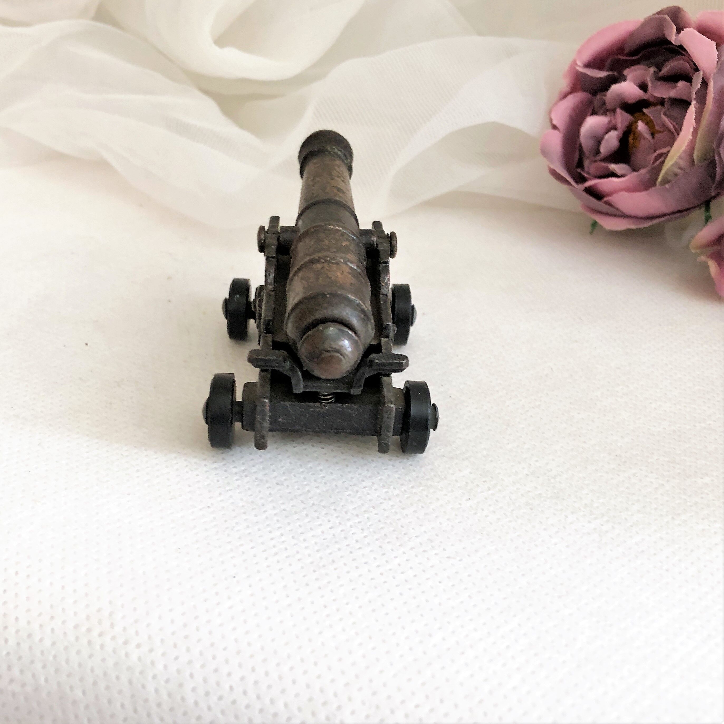 Pencil sharpener Play Me collection vintage naval gun 70s