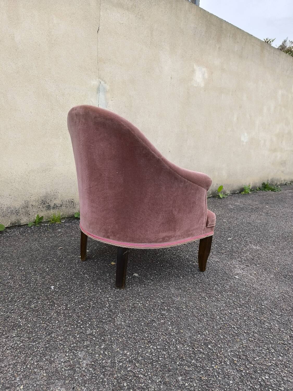Pink velvet convertible armchair