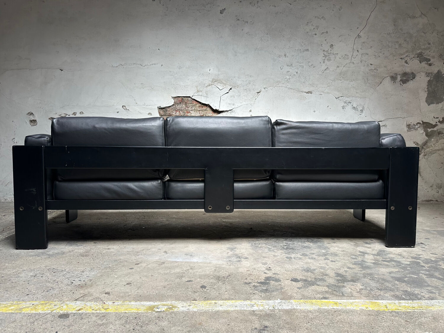 Bastiano Sofa by Tobia Scarpa for Knoll – Black Leather