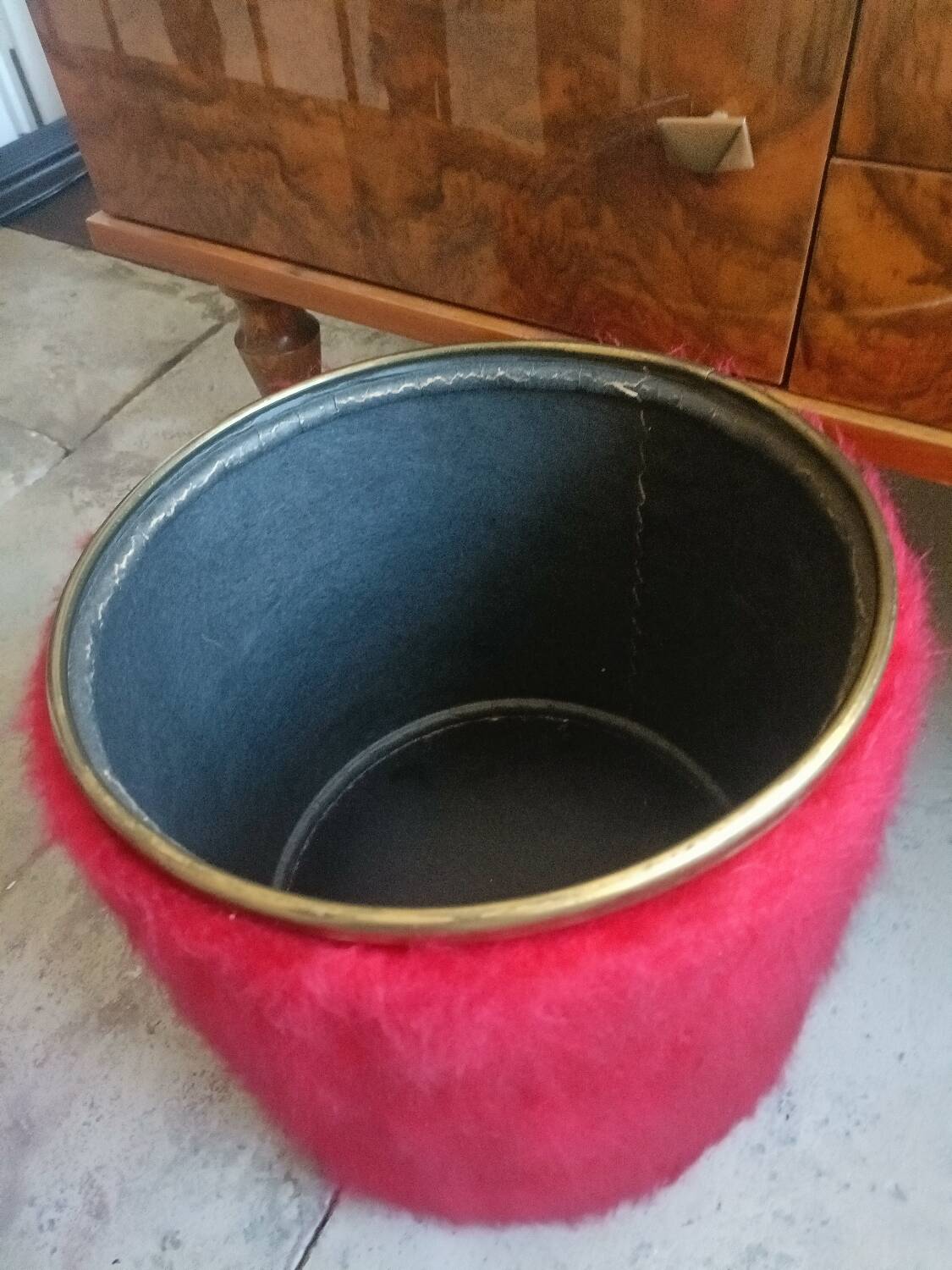 Vintage faux fur pouf