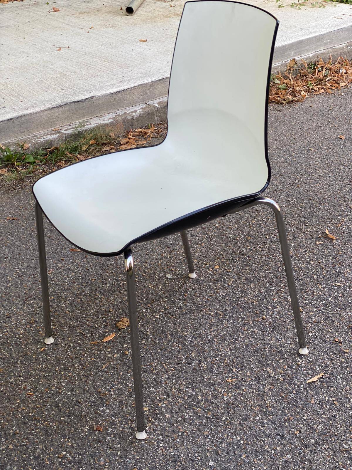 4 chairs or 5 Italian Scandinavian design chairs