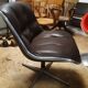 Charles Pollock armchair, Knoll edition