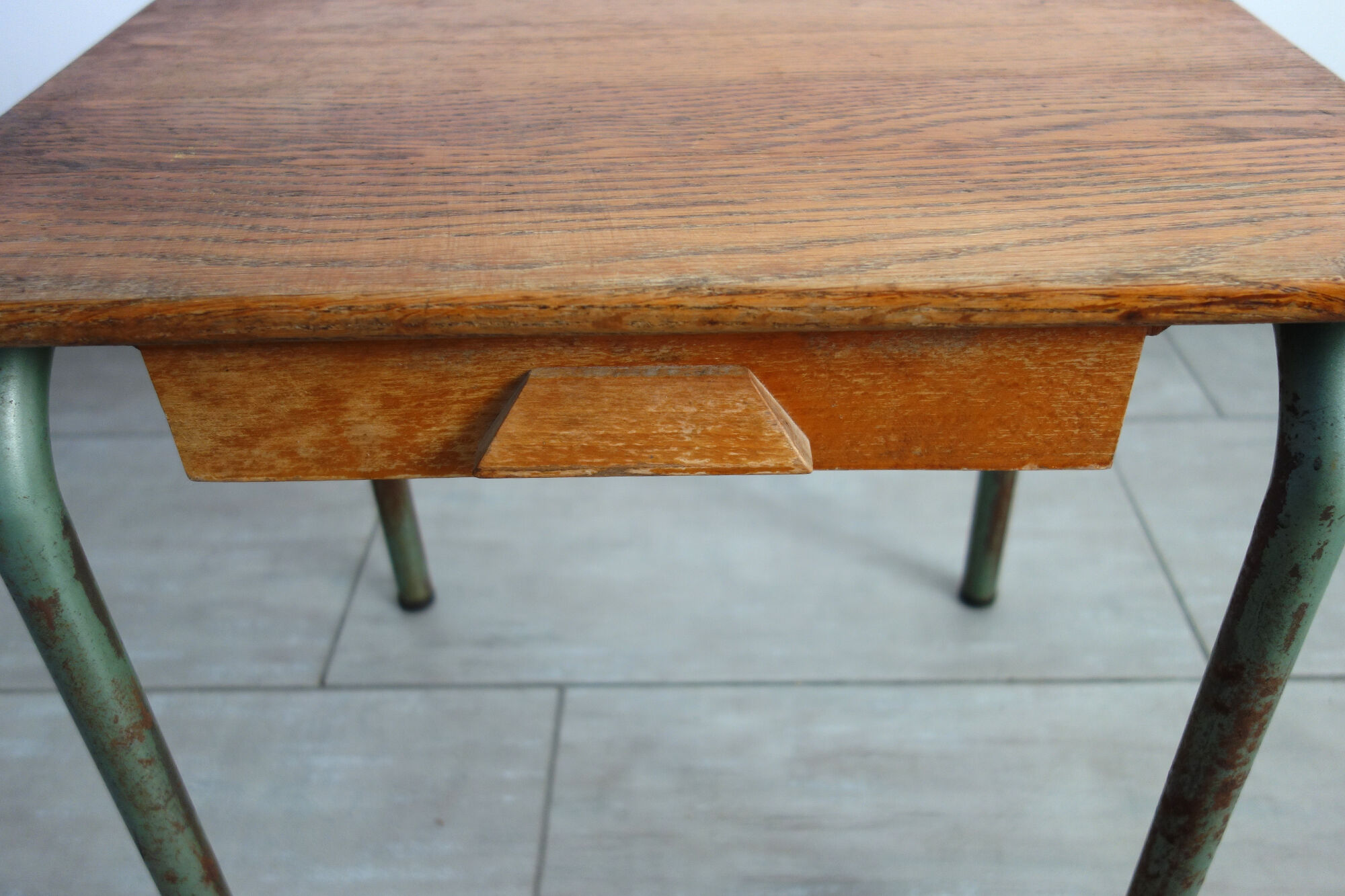 Vintage school desk Leo Wiart