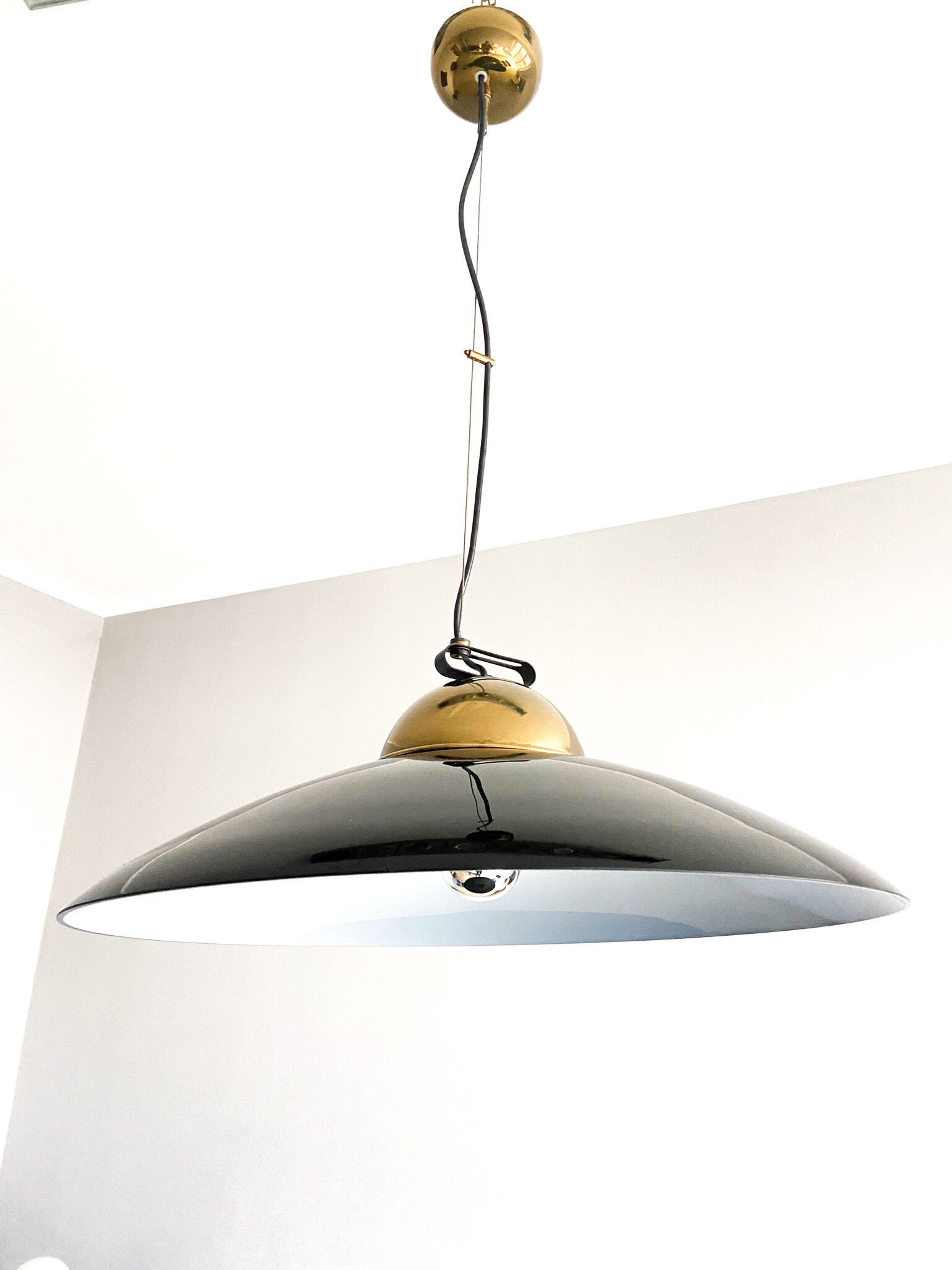 Chandelier in brass and black lacquered metal, Italy 70's