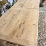 Solid oak farmhouse table with 2 central extensions