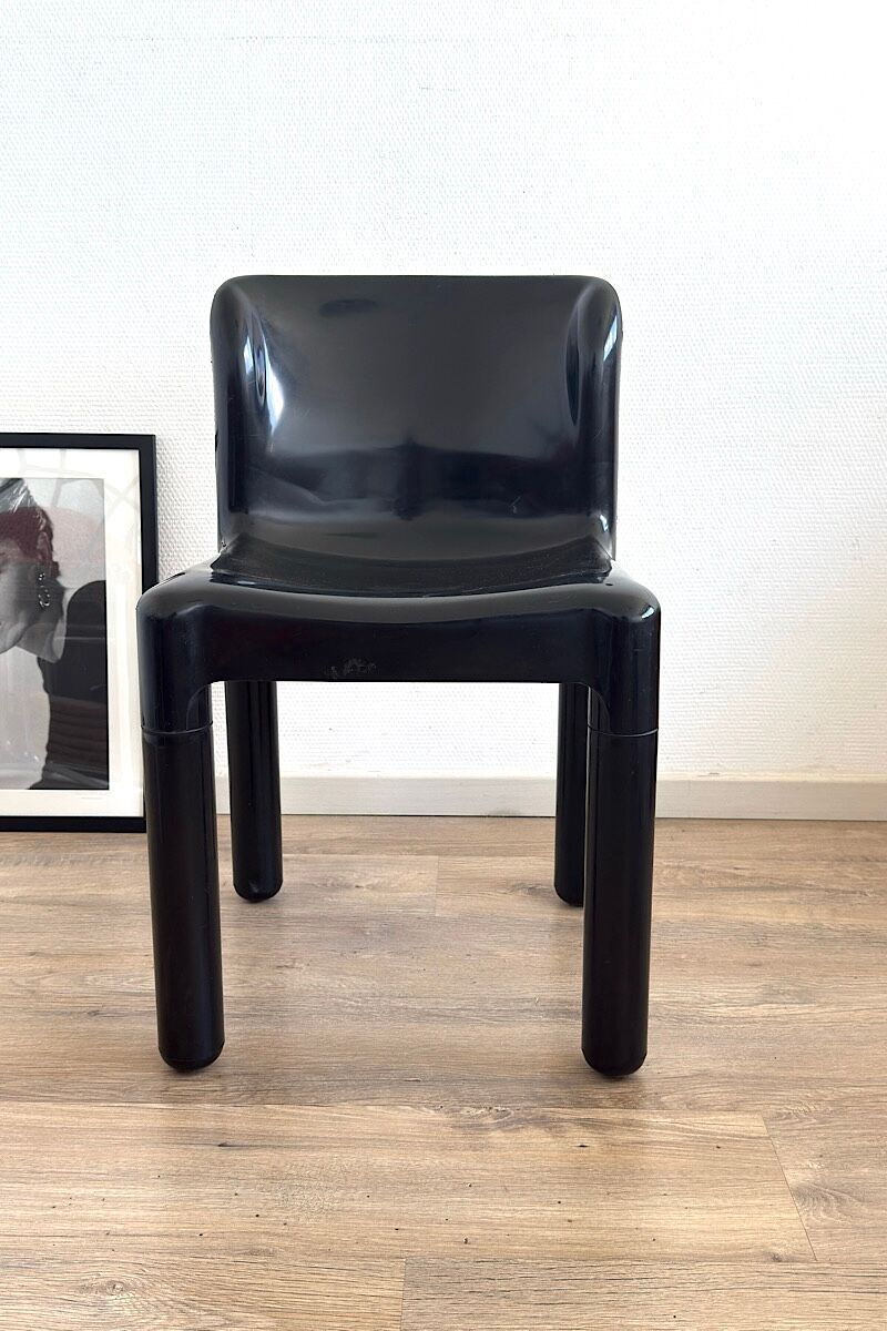 Kartell chair 4875 designed by Carlo Bartoli