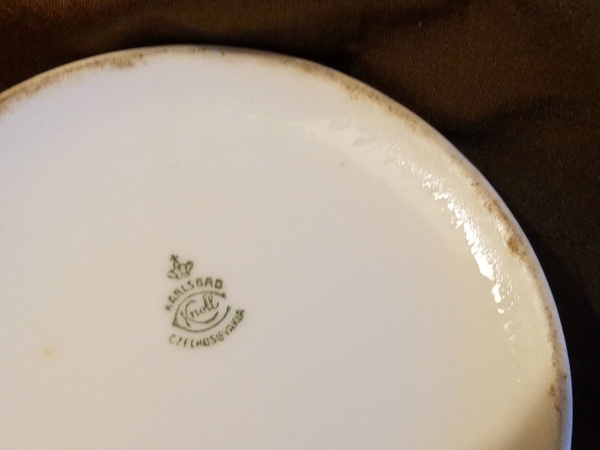 Cafetière ancienne en porcelaine