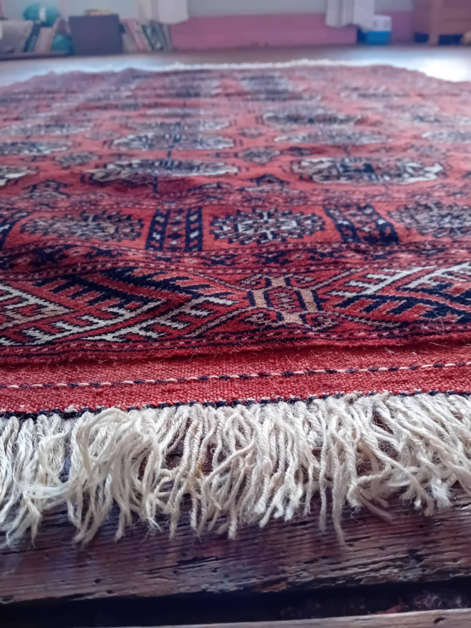 Handmade Turkmen Bukhara rug 172x116cm
