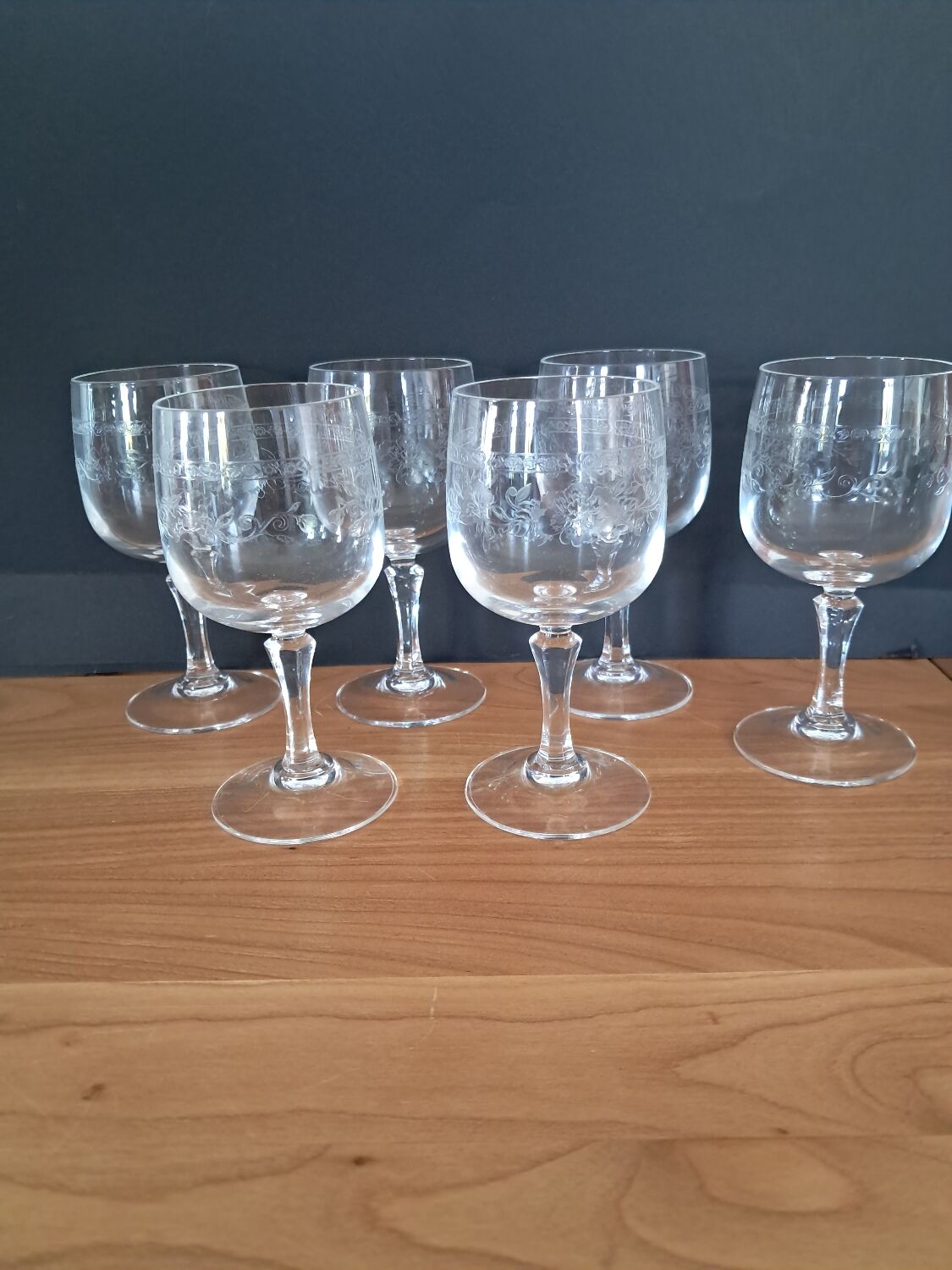 6 crystal white wine glasses from Arques Matignon