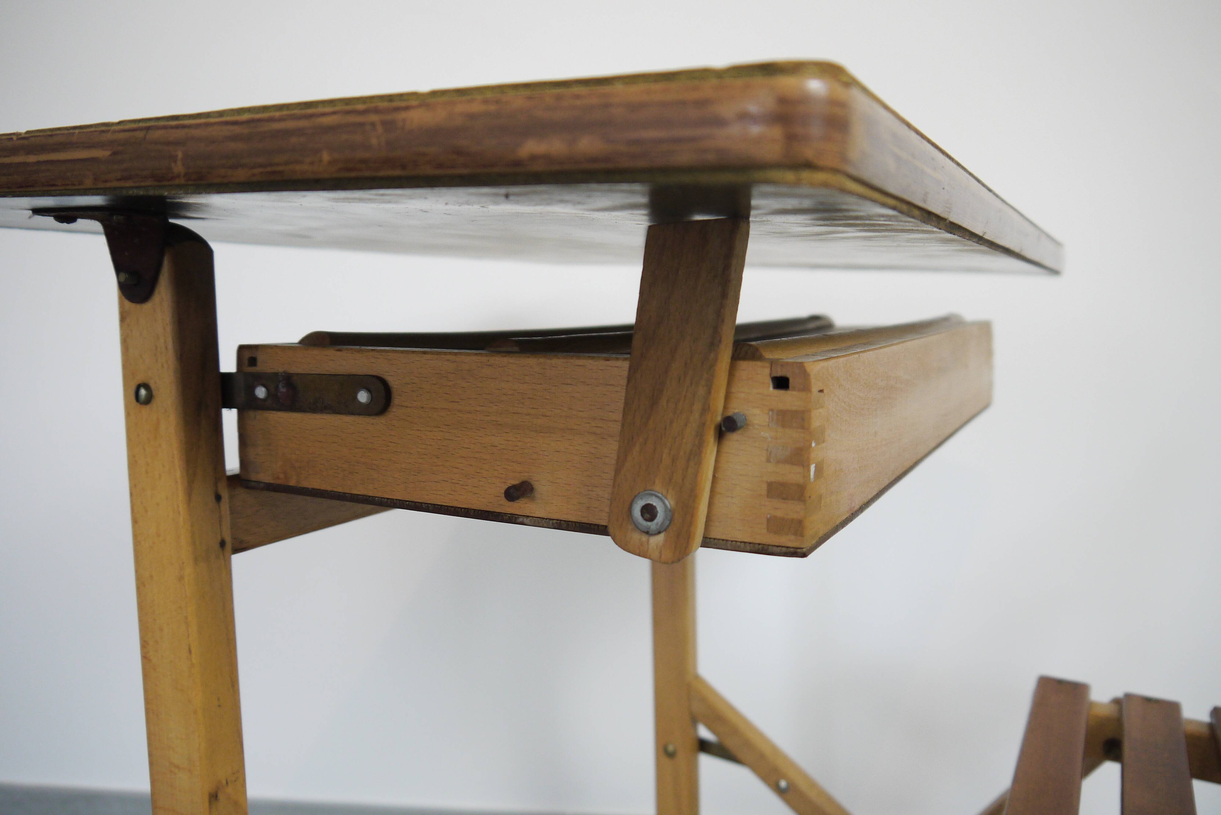 Child office folding with locker and Blackboard