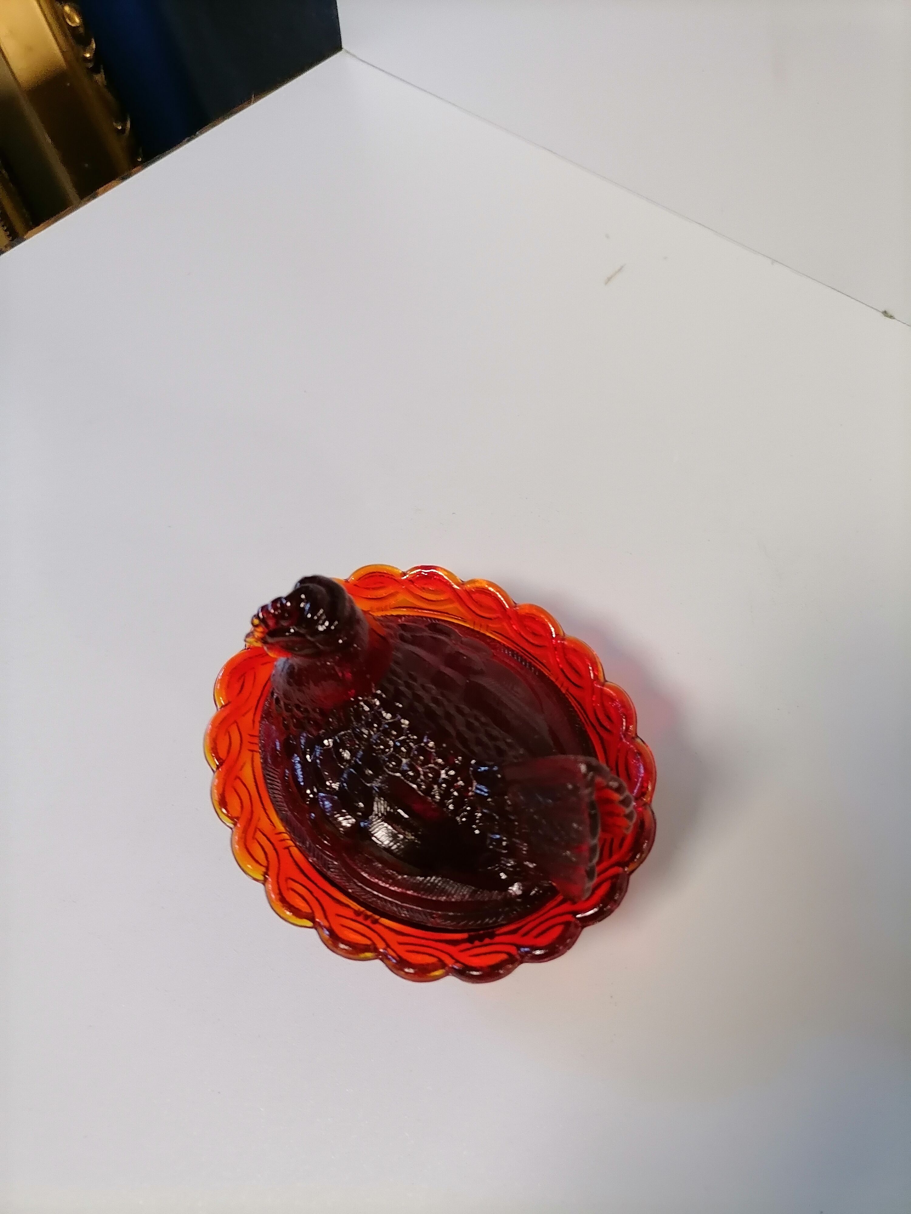 Poule en verre orangé sucrier
